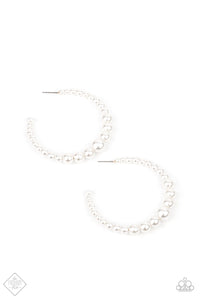 Paparazzi Accessories - Glamour Graduate - White