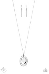 Paparazzi Accessories - Metro Must-Have - Silver
